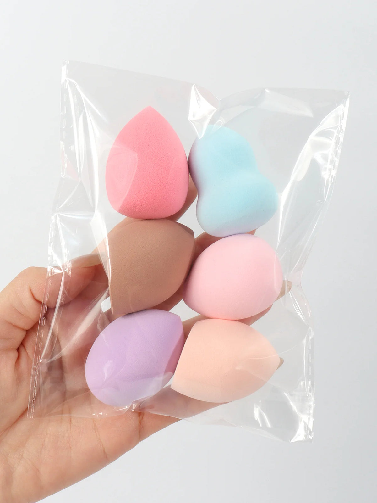 Random Color and Shape, Foundation Mixing Beauty Sponge